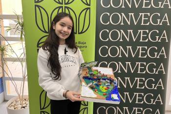 El mapa de una alumna de Almoradí con el relieve de los principales atractivos de la Vega Baja gana el concurso escolar de la marca territorio