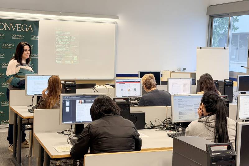 Convega desarrolla un programa para mejorar la empleabilidad de las mujeres en la Vega Baja